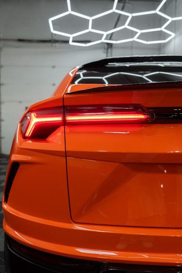 2019 Lamborghini Urus  Photo
