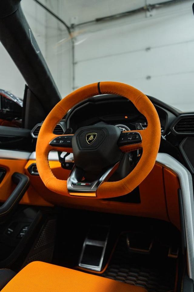 2019 Lamborghini Urus  Photo