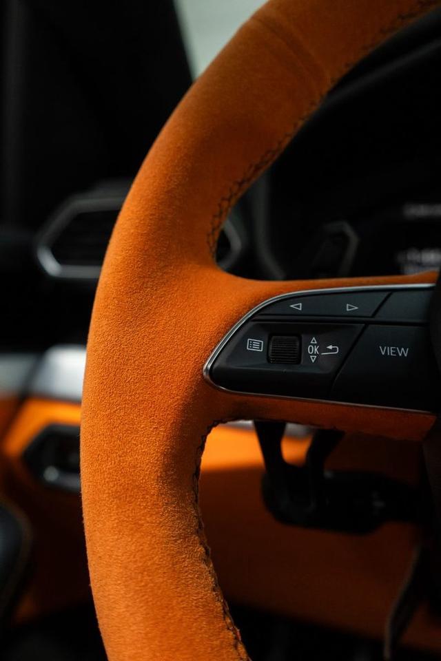 2019 Lamborghini Urus  Photo
