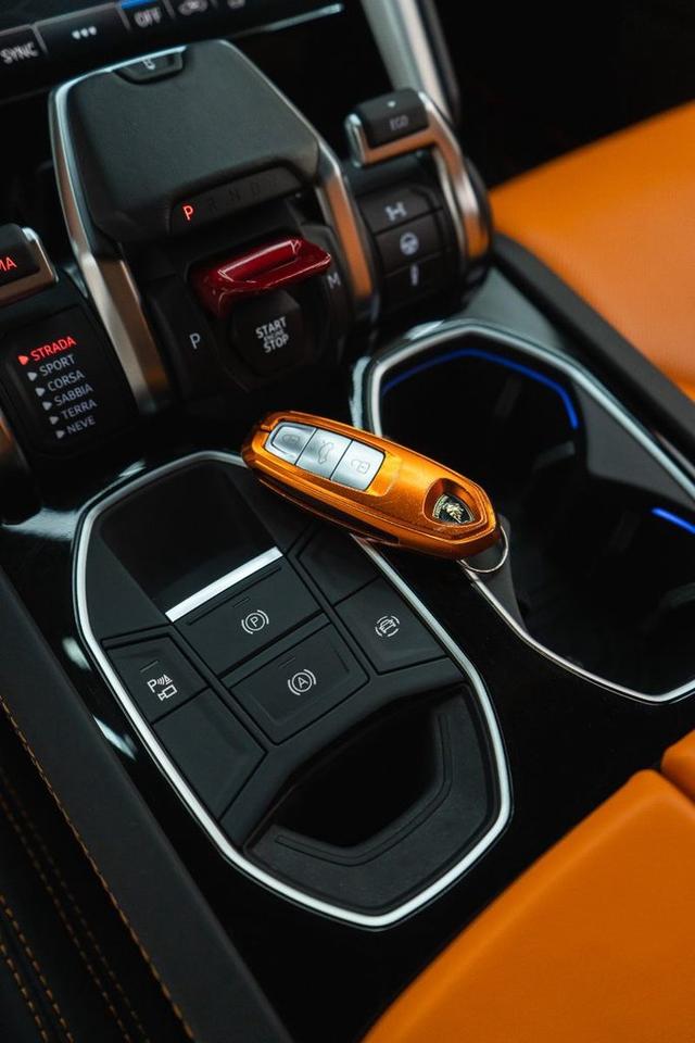 2019 Lamborghini Urus  Photo