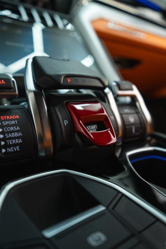 2019 Lamborghini Urus  Photo