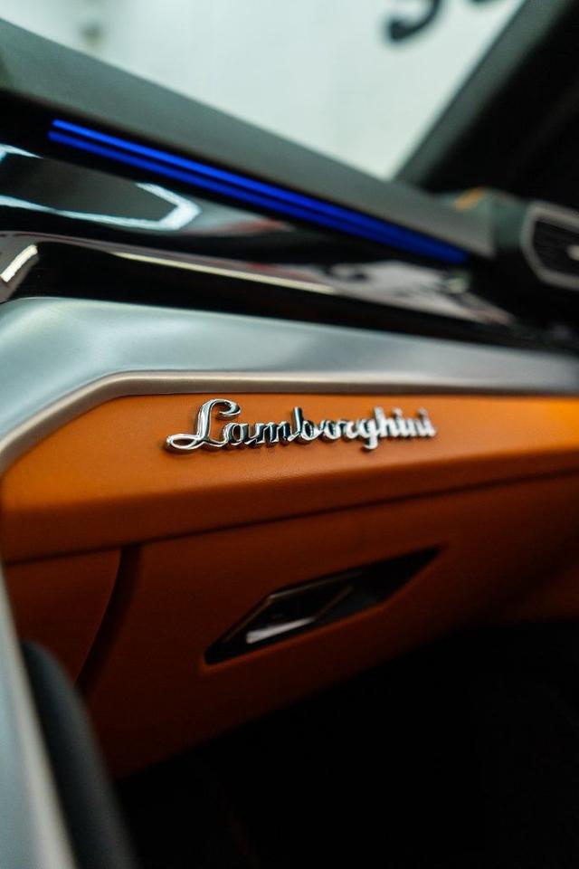 2019 Lamborghini Urus  Photo