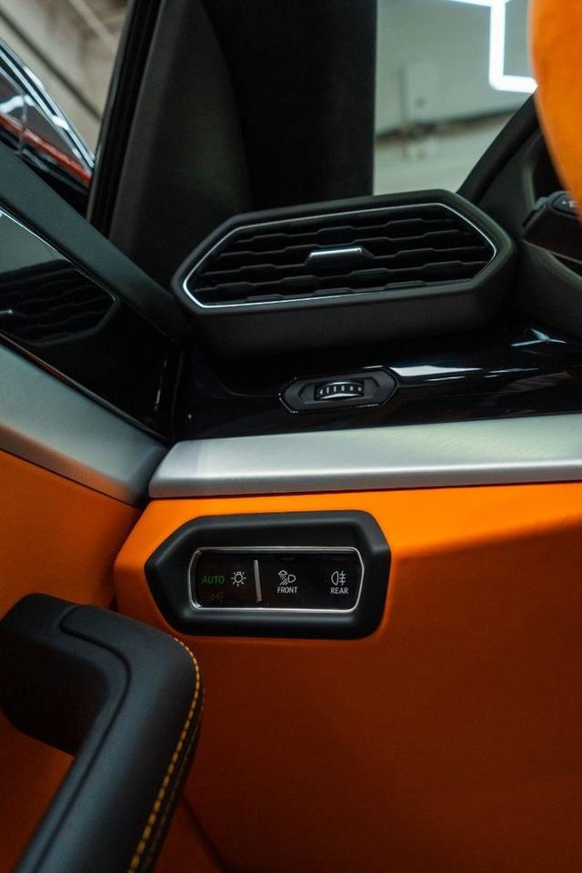2019 Lamborghini Urus  Photo