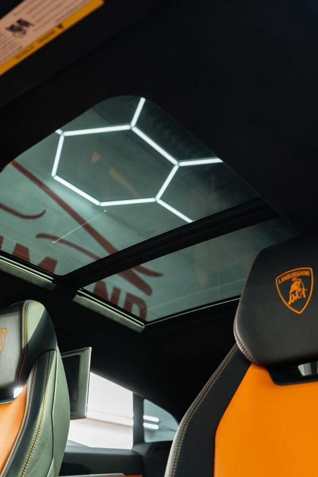 2019 Lamborghini Urus  Photo