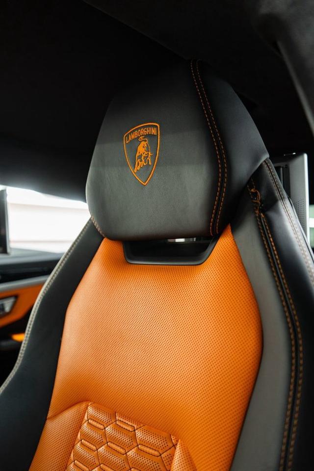 2019 Lamborghini Urus  Photo