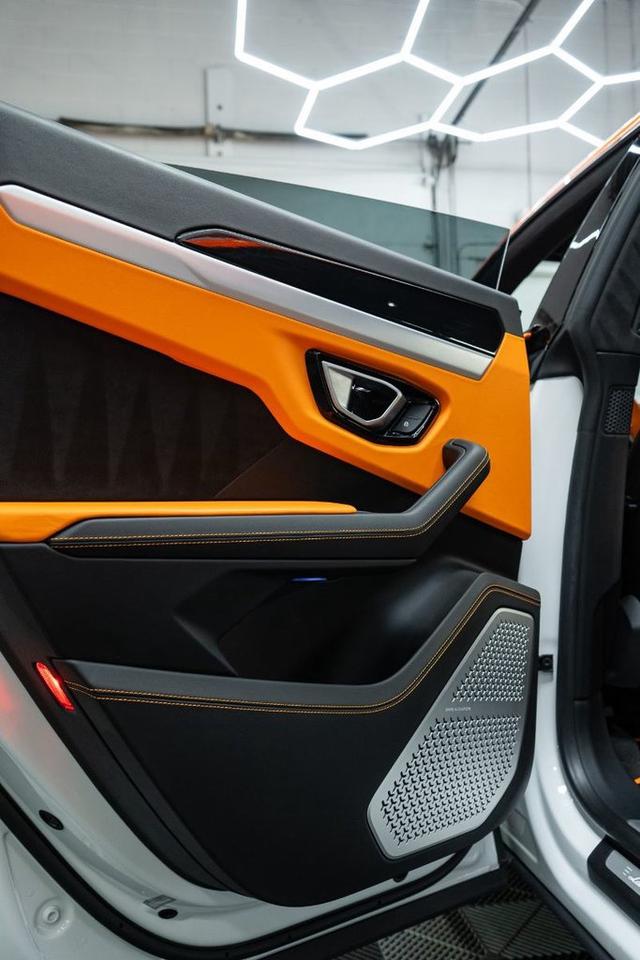 2019 Lamborghini Urus  Photo