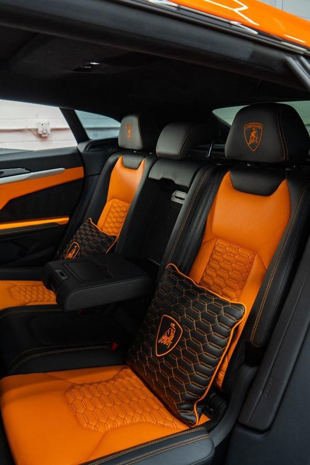 2019 Lamborghini Urus  Photo