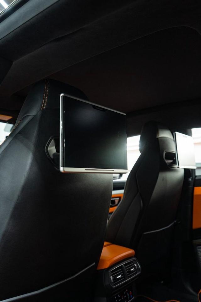 2019 Lamborghini Urus  Photo