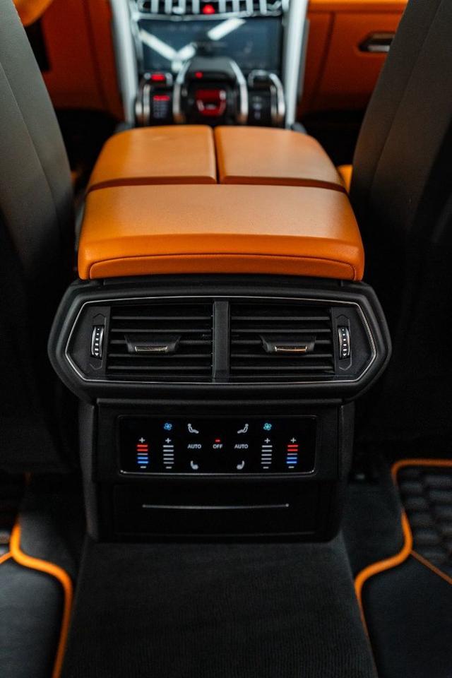 2019 Lamborghini Urus  Photo