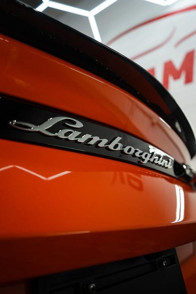 2019 Lamborghini Urus  Photo