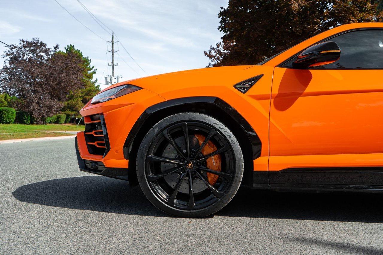 2019 Lamborghini Urus  Photo