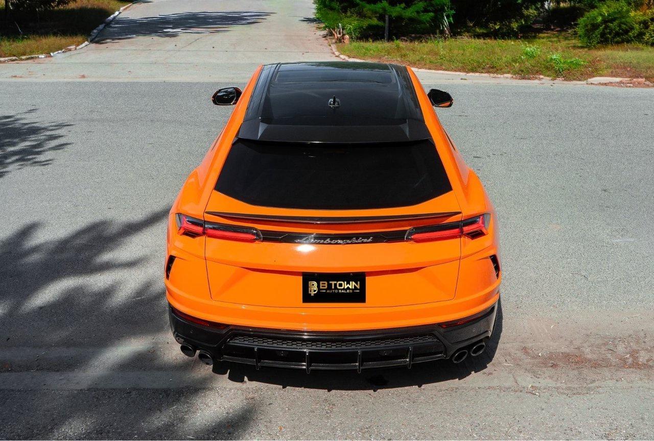 2019 Lamborghini Urus  Photo