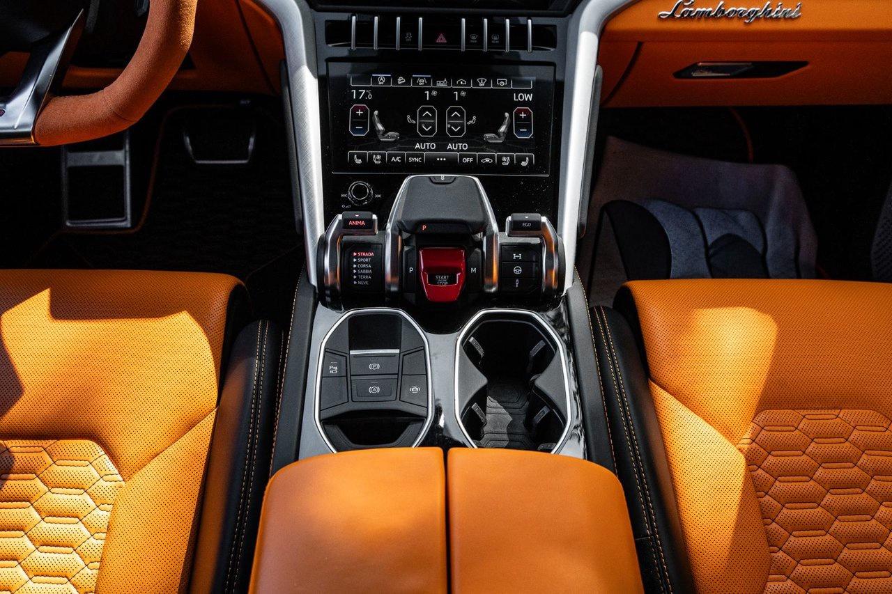 2019 Lamborghini Urus  Photo