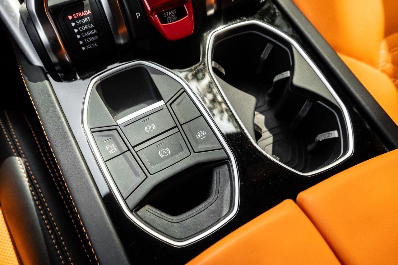 2019 Lamborghini Urus  Photo