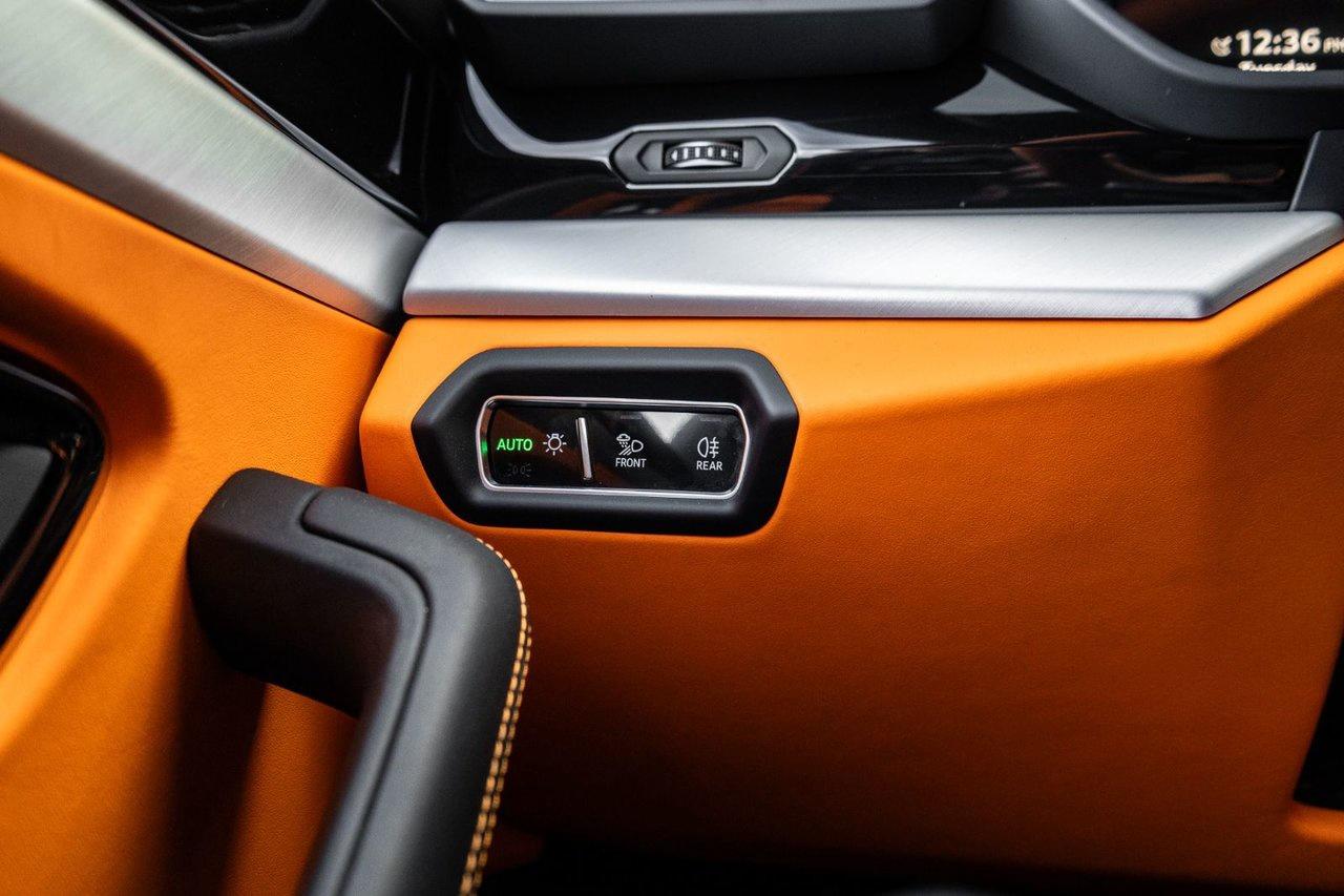 2019 Lamborghini Urus  Photo