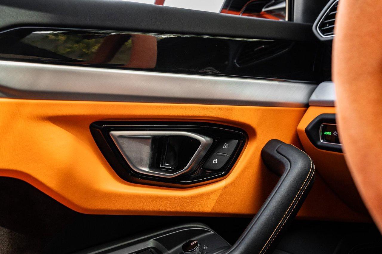 2019 Lamborghini Urus  Photo
