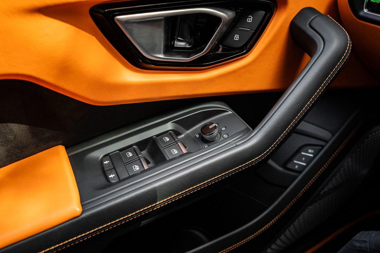 2019 Lamborghini Urus  Photo