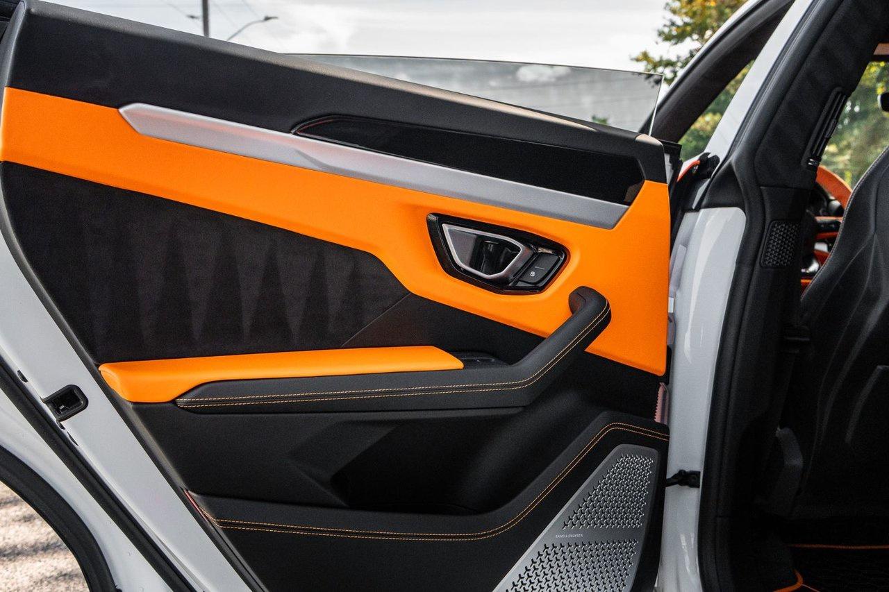 2019 Lamborghini Urus  Photo