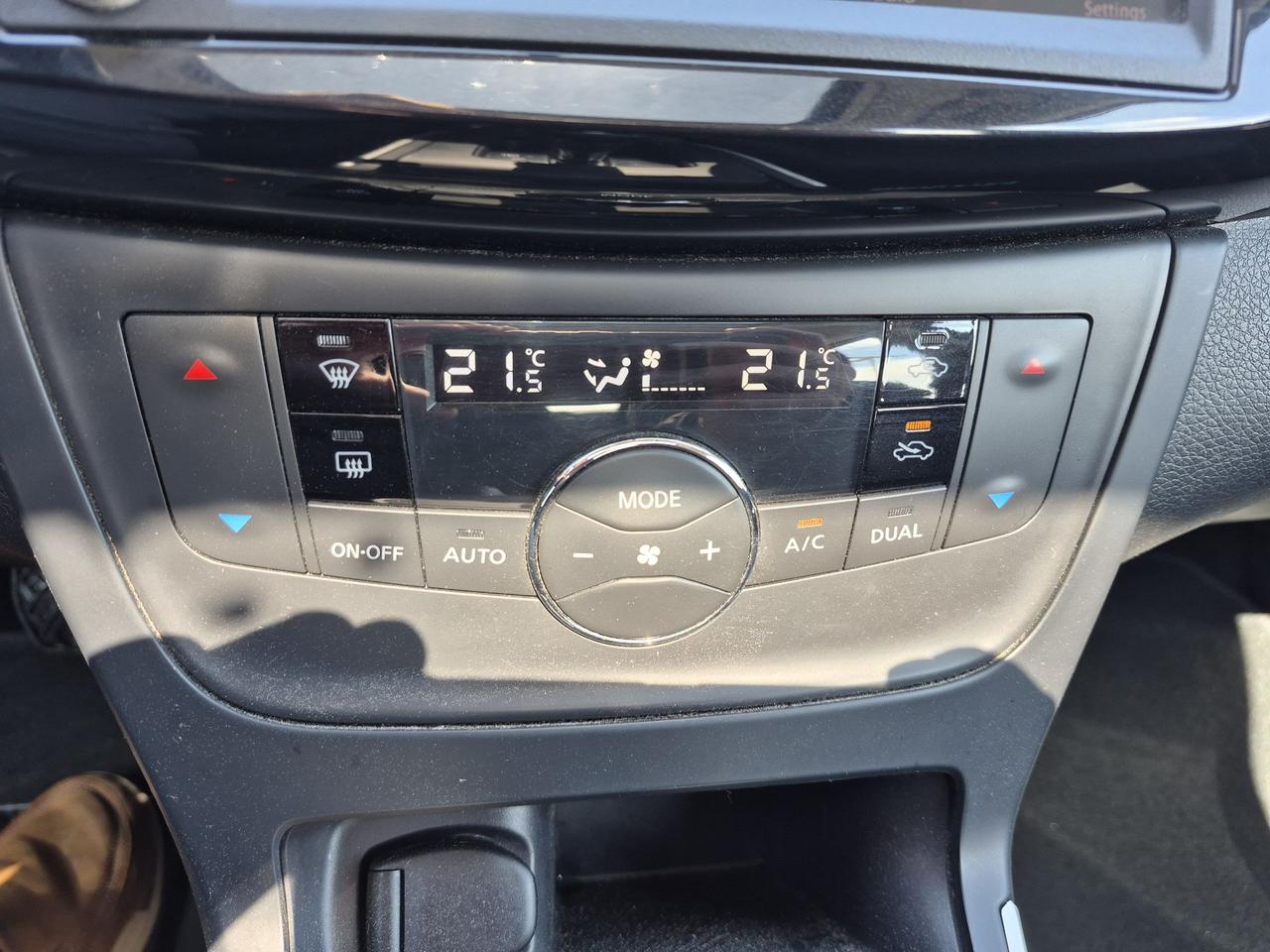2019 Nissan Sentra SV STYLE PKG - ALLOY WHEELS - SUNROOF Photo