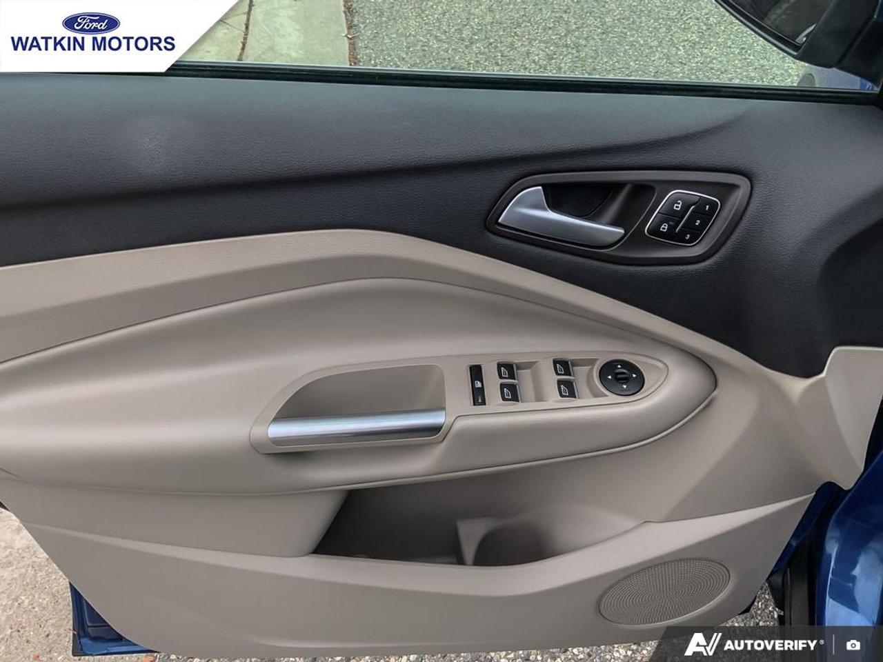 2018 Ford Escape Titanium Photo19