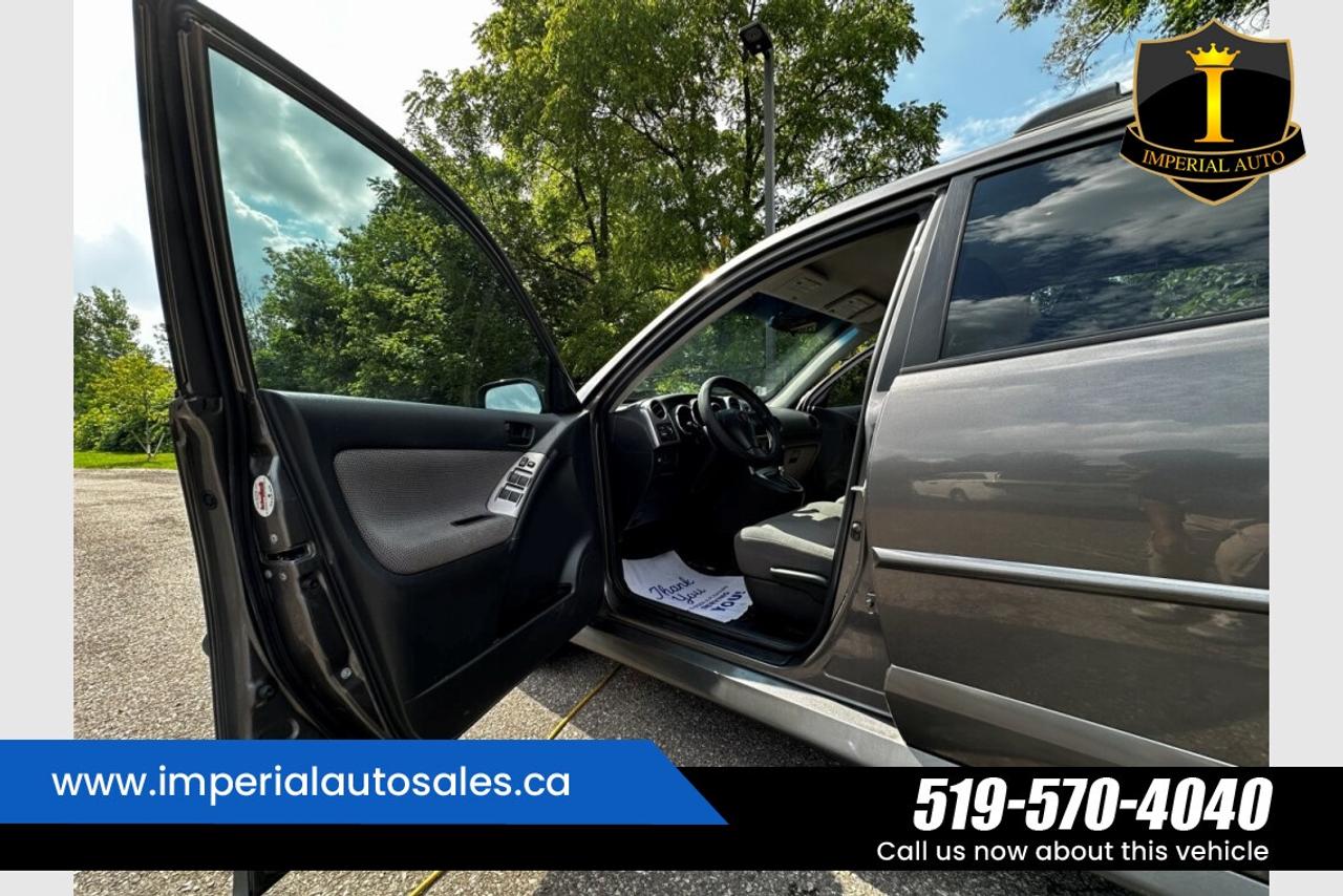 2007 Pontiac Vibe 1.8-FWD Photo