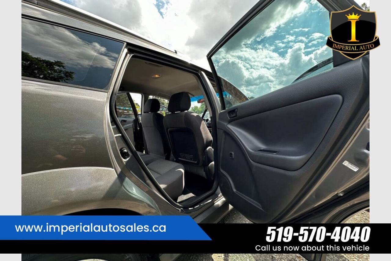2007 Pontiac Vibe 1.8-FWD Photo
