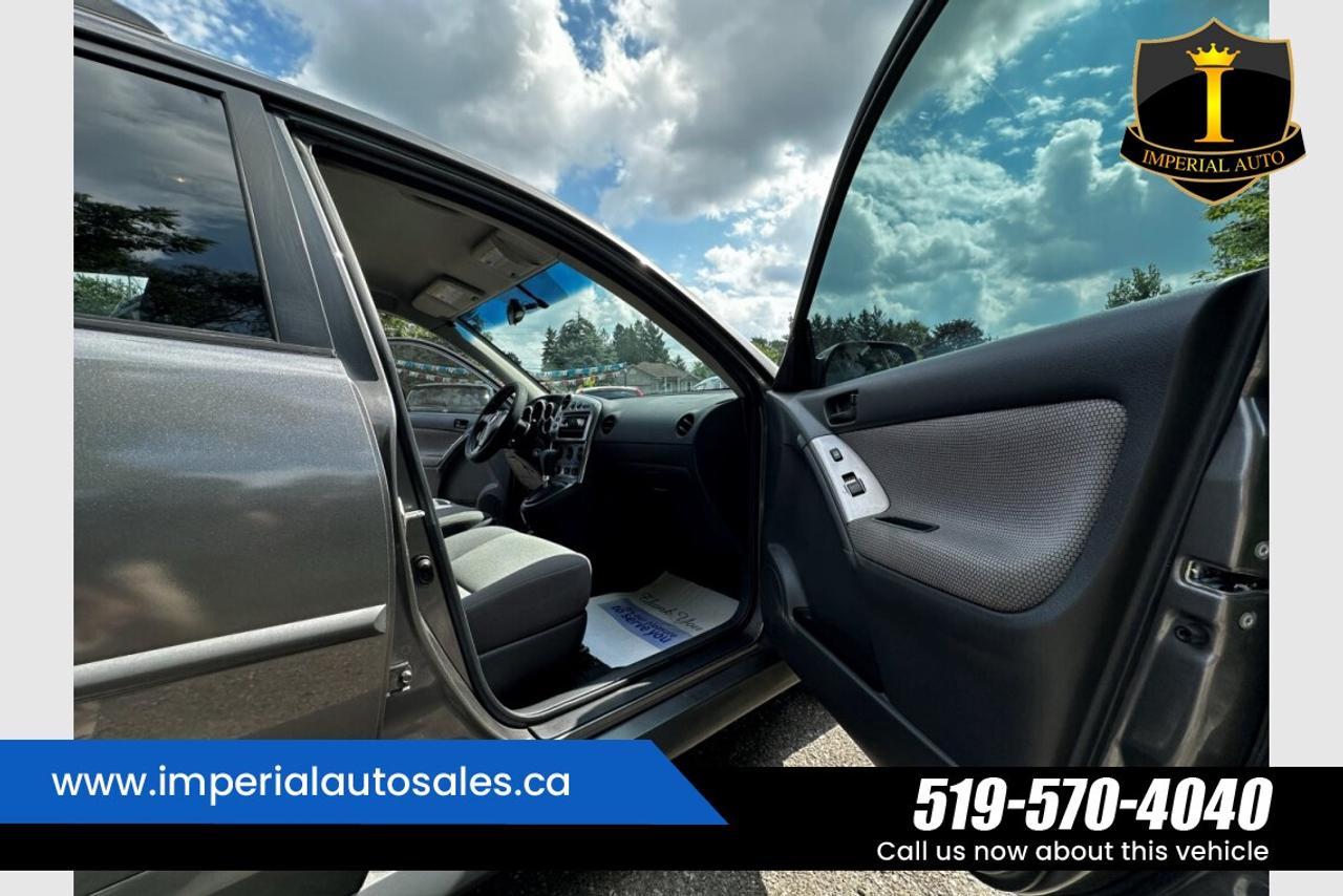 2007 Pontiac Vibe 1.8-FWD Photo
