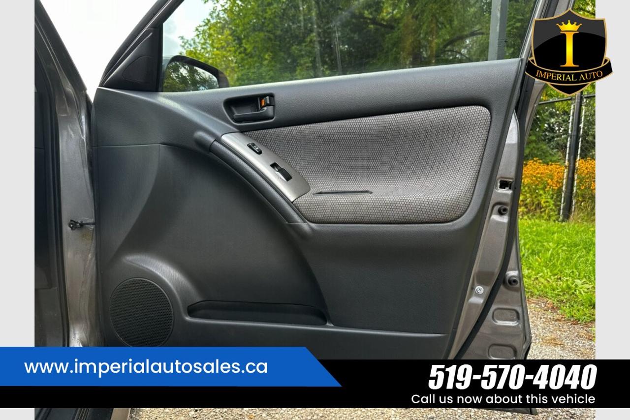 2007 Pontiac Vibe 1.8-FWD Photo