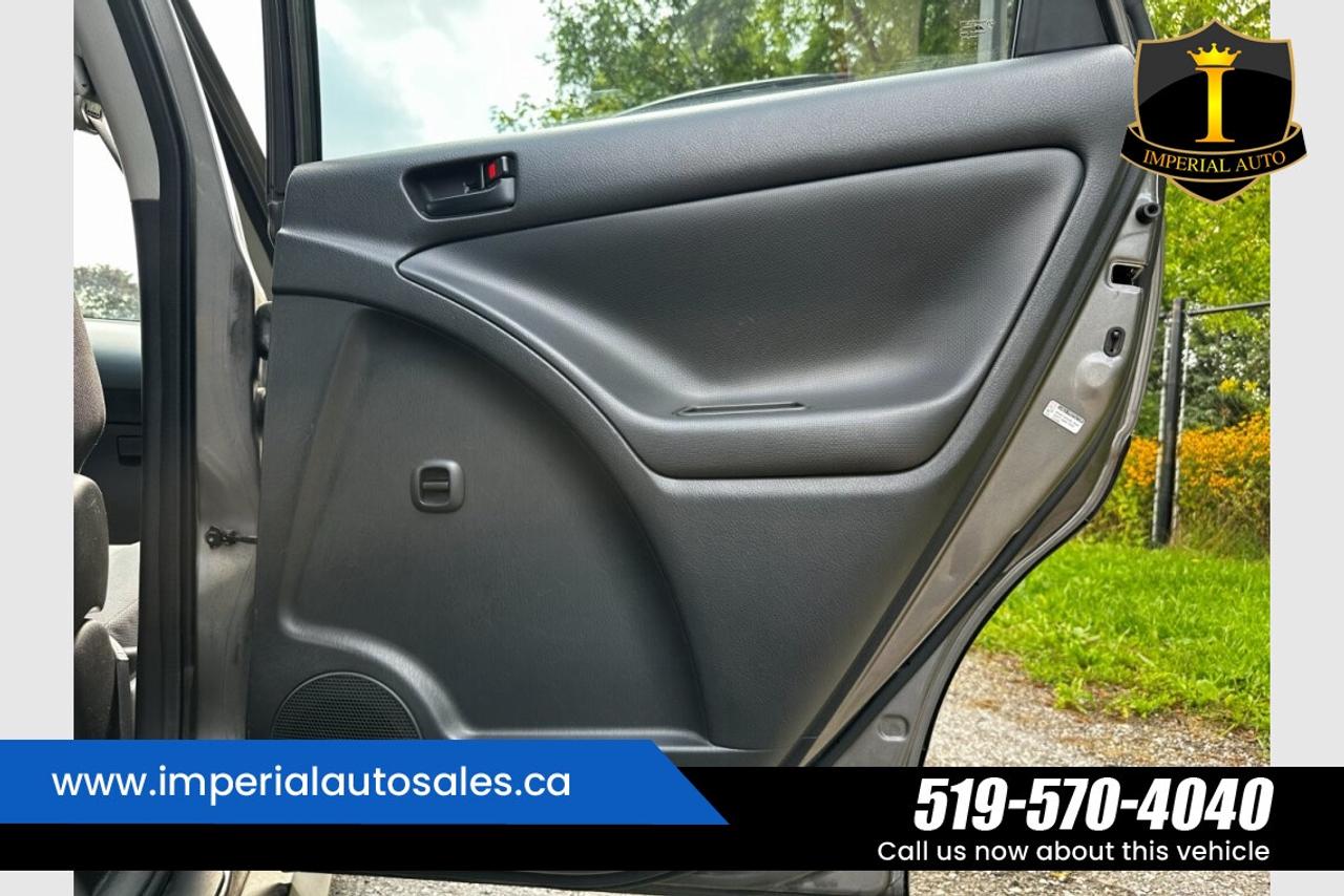 2007 Pontiac Vibe 1.8-FWD Photo