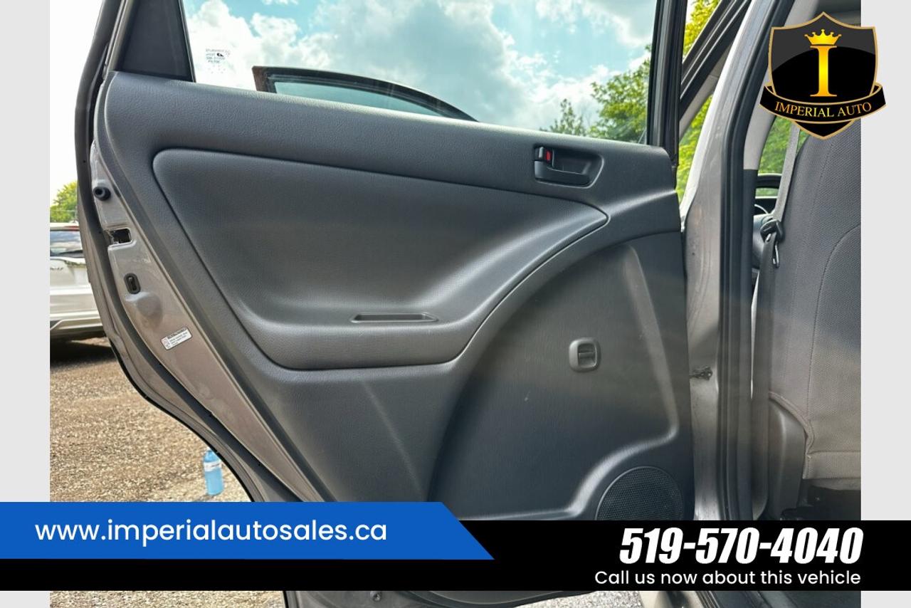 2007 Pontiac Vibe 1.8-FWD Photo