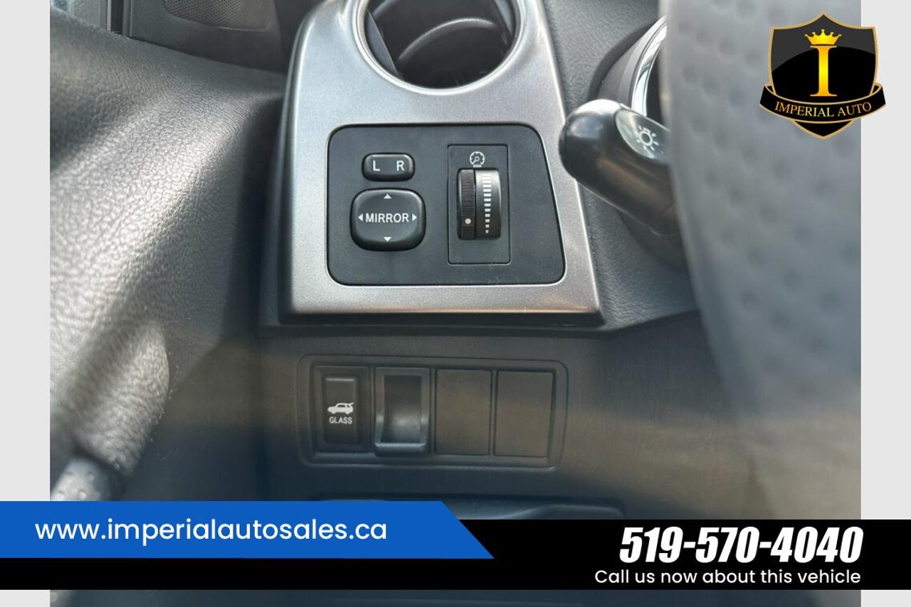 2007 Pontiac Vibe 1.8-FWD Photo