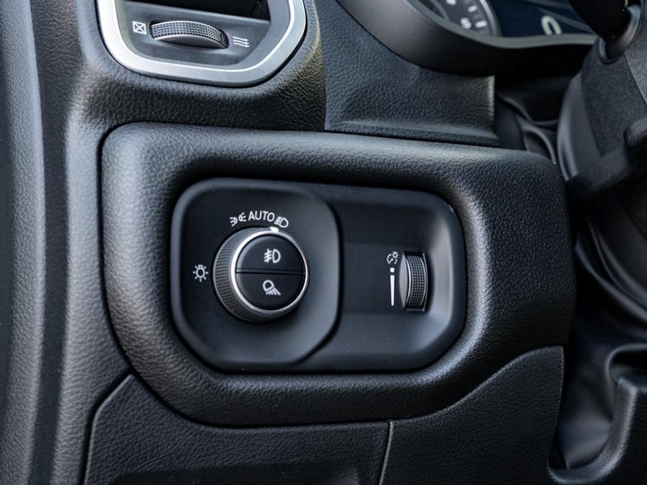 2026 RAM 1500 Express Photo