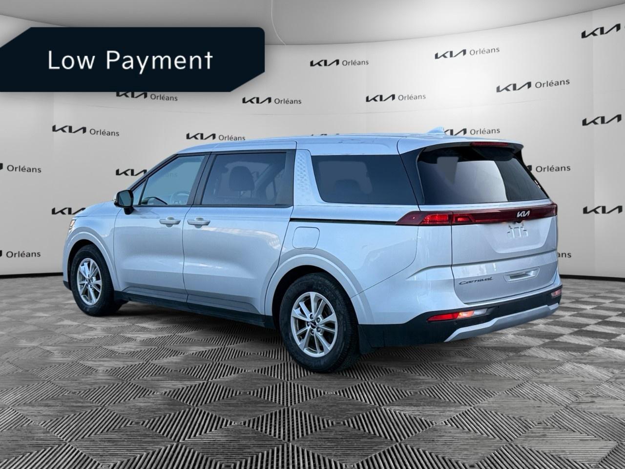 2022 Kia Carnival LX FWD Photo