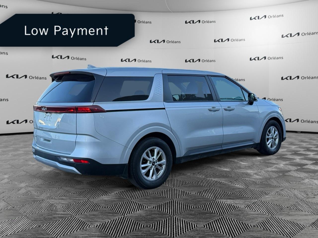 2022 Kia Carnival LX FWD Photo4