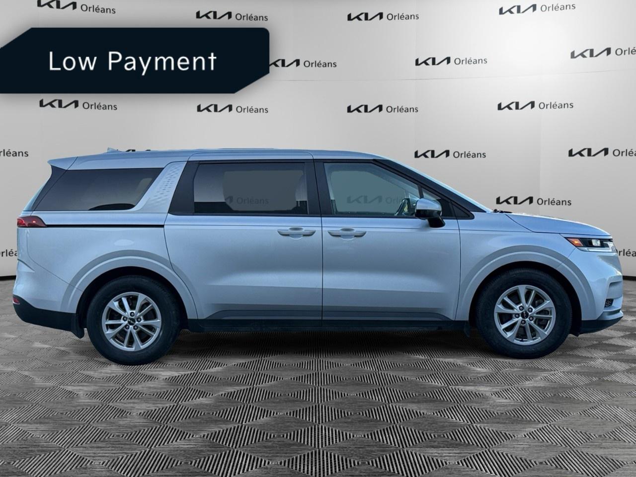 2022 Kia Carnival LX FWD Photo