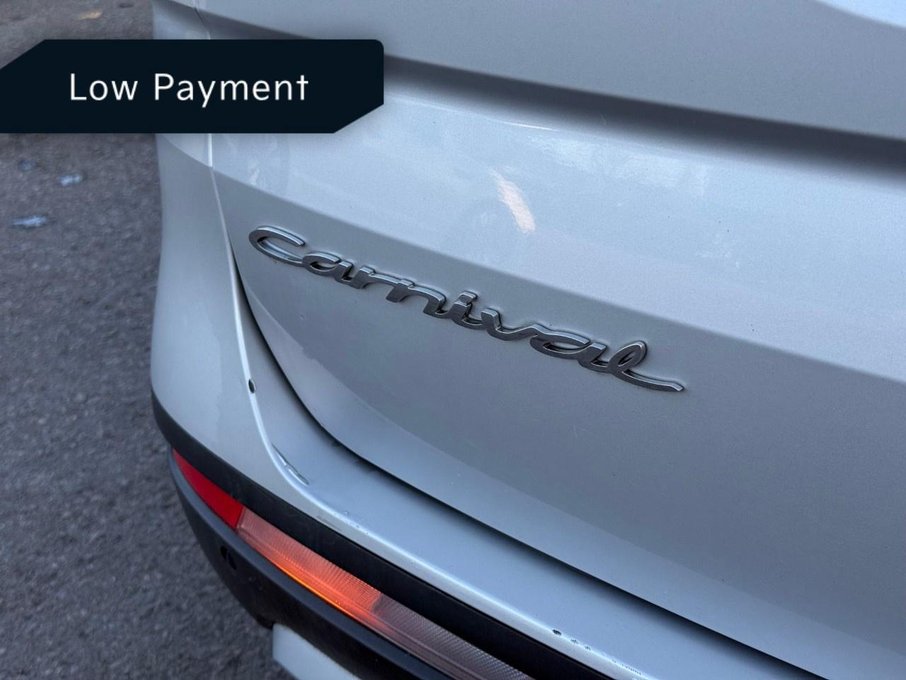 2022 Kia Carnival LX FWD Photo