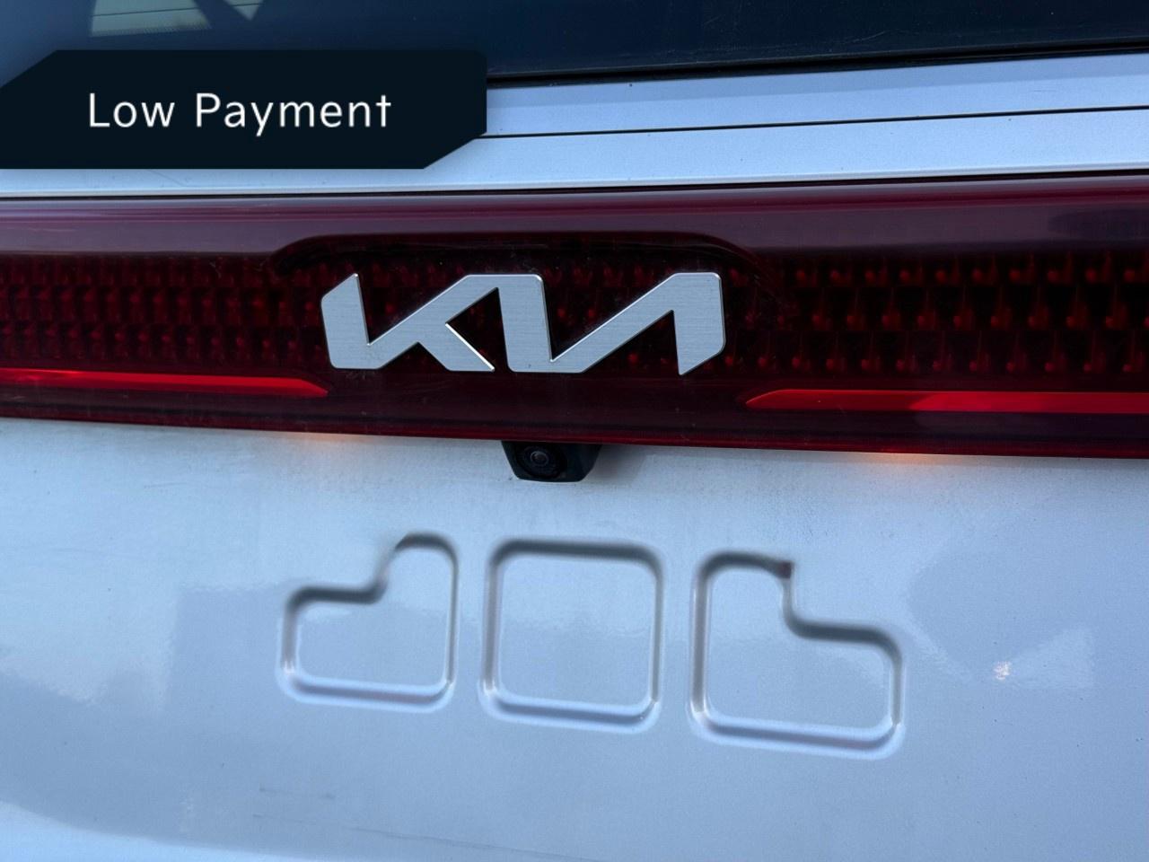 2022 Kia Carnival LX FWD Photo