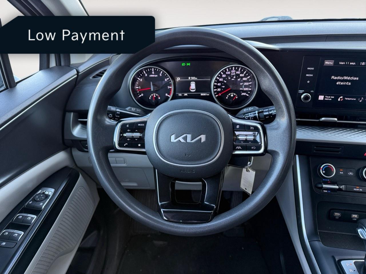 2022 Kia Carnival LX FWD Photo