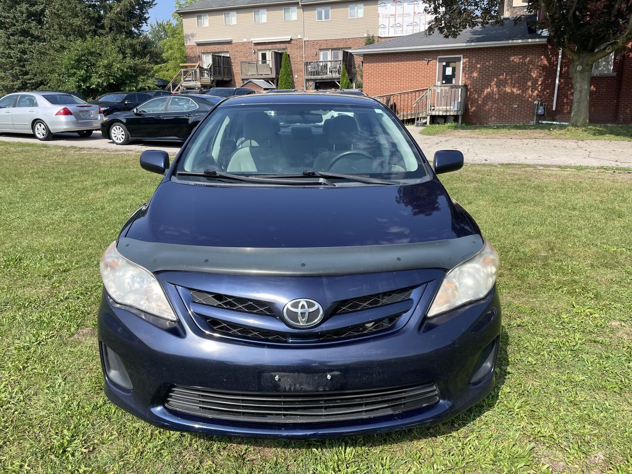 2011 Toyota Corolla Base 5-Speed Photo5