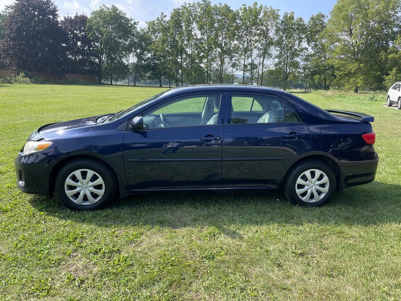 2011 Toyota Corolla Base 5-Speed Photo