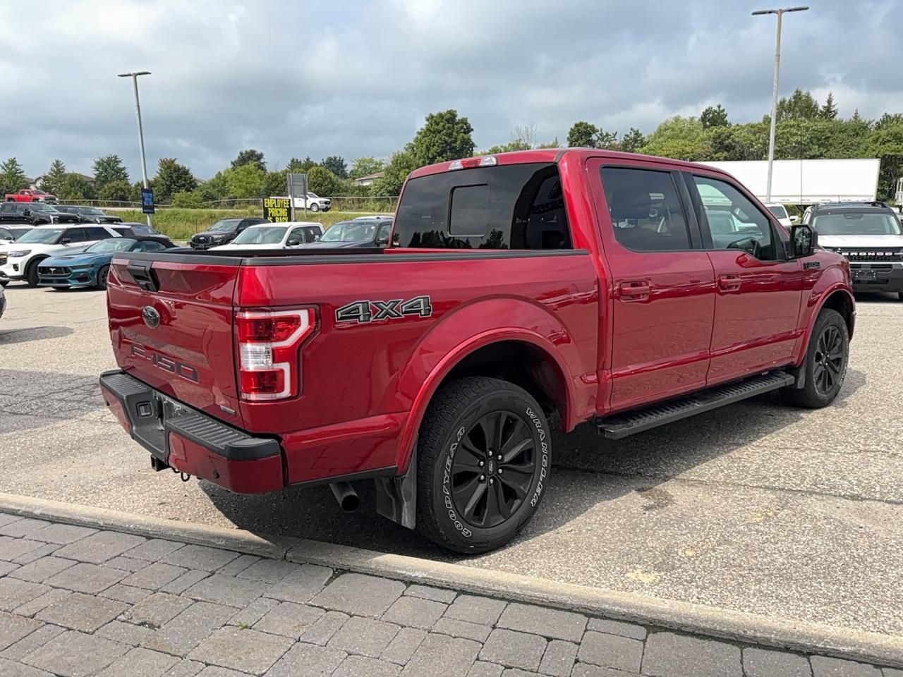 2020 Ford F-150 LOW KMS! LOCAL TRADE IN! 1 OWNER, BLACK PACK! 20'S Photo4