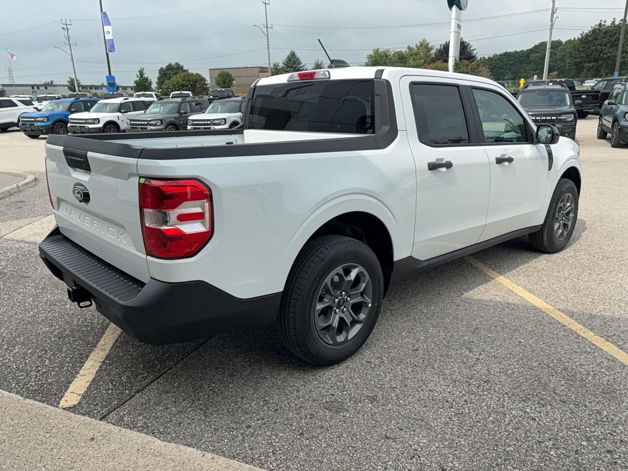 2026 Ford Maverick XLT AWD HYBRID !!!!, POWER DRIVERS SEAT, SYNC4 Photo4