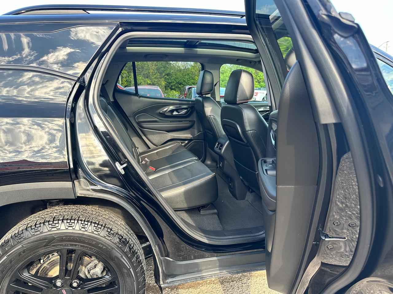 2022 GMC Terrain AT4 AWD HTD-Leather PanoRoof BOSE NAV BackupCam XM Photo