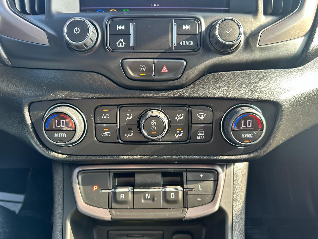 2022 GMC Terrain AT4 AWD HTD-Leather PanoRoof BOSE NAV BackupCam XM Photo