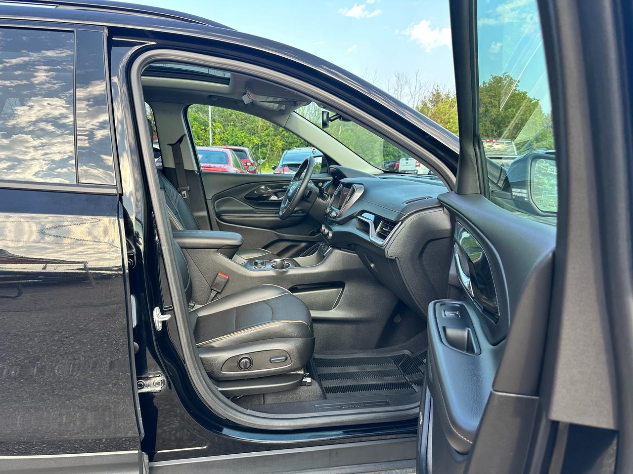 2022 GMC Terrain AT4 AWD HTD-Leather PanoRoof BOSE NAV BackupCam XM Photo