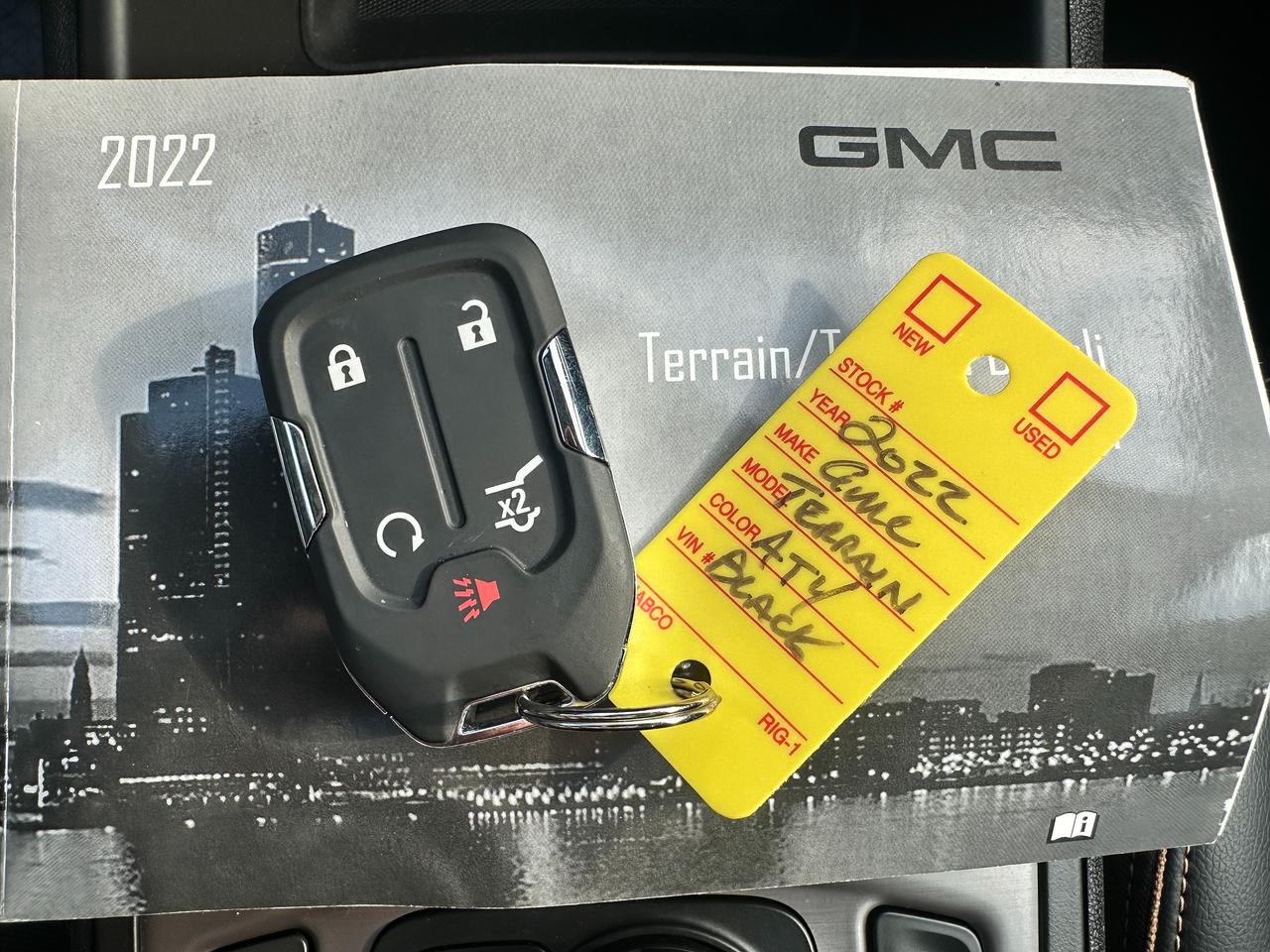 2022 GMC Terrain AT4 AWD HTD-Leather PanoRoof BOSE NAV BackupCam XM Photo