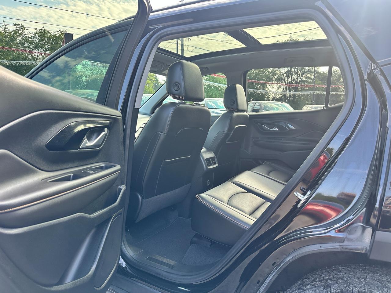 2022 GMC Terrain AT4 AWD HTD-Leather PanoRoof BOSE NAV BackupCam XM Photo