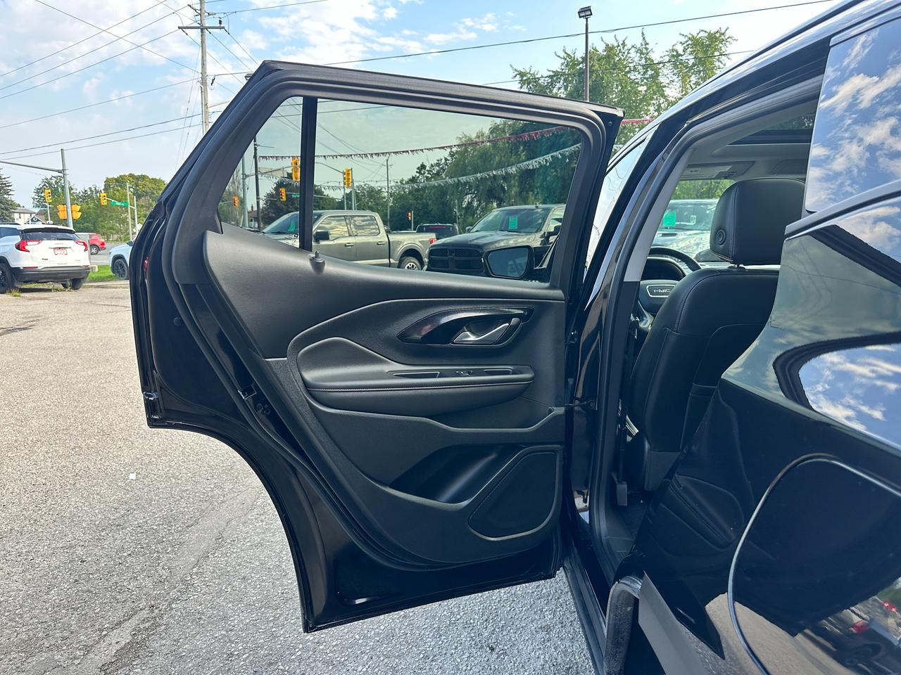 2022 GMC Terrain AT4 AWD HTD-Leather PanoRoof BOSE NAV BackupCam XM Photo