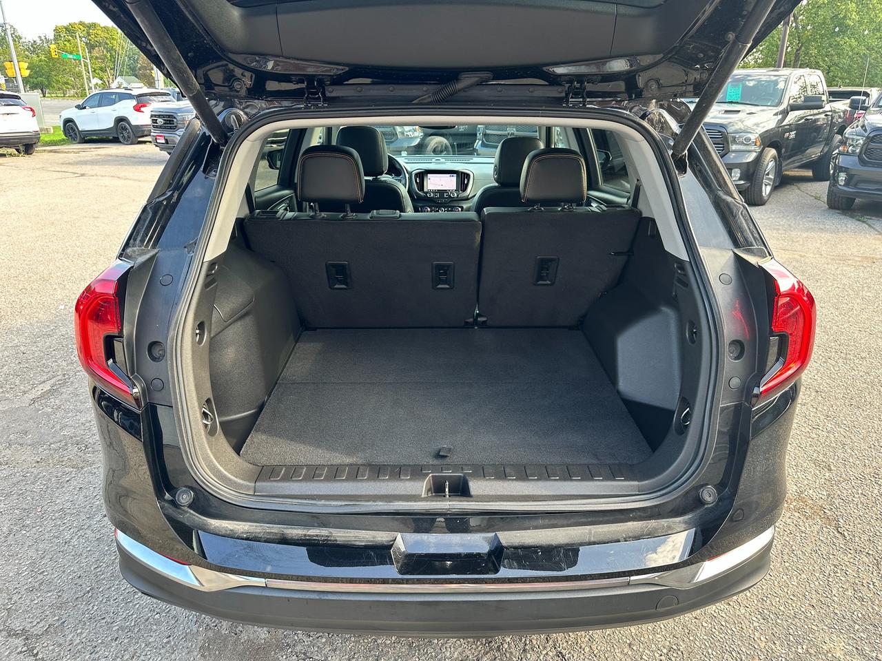 2022 GMC Terrain AT4 AWD HTD-Leather PanoRoof BOSE NAV BackupCam XM Photo