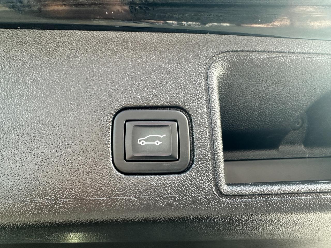 2022 GMC Terrain AT4 AWD HTD-Leather PanoRoof BOSE NAV BackupCam XM Photo